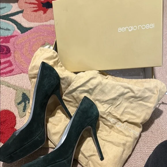 Sergio Rossi Women's Black Pumps - Picture 7 of 7